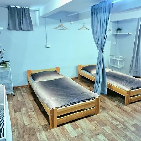 Simple Apartment Near Hockey & Football Arena Bratislava Exteriör bild